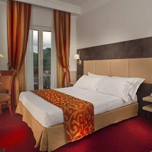 Pinewood Hotel